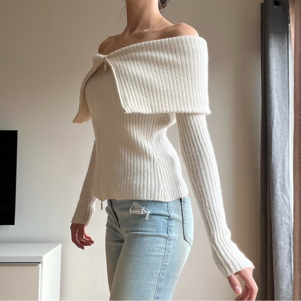 Cashmere elegant Off-Shoulder Cream Sweater - Picture 2 of 4
